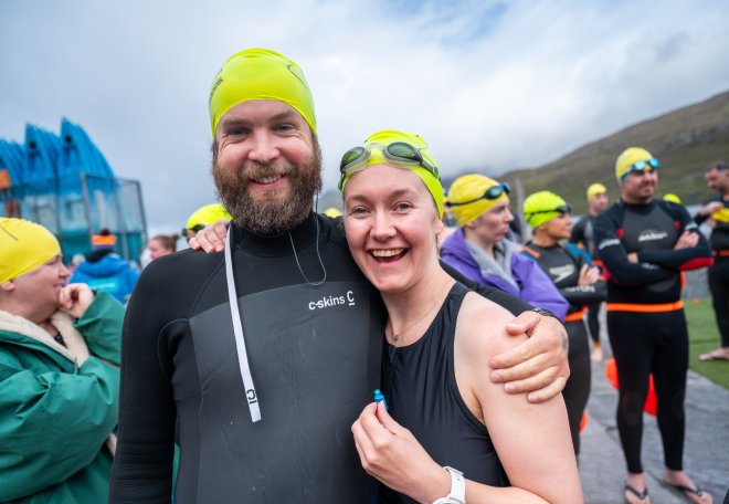 Wetsuits vs. Skins: What Swimmers Should Really Consider