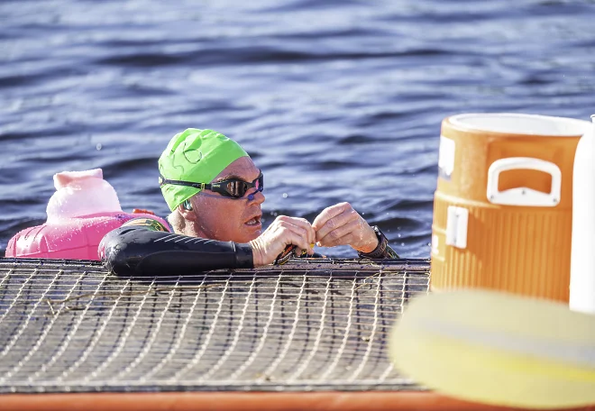 Fuel the cold: What to eat before and after a cold swim